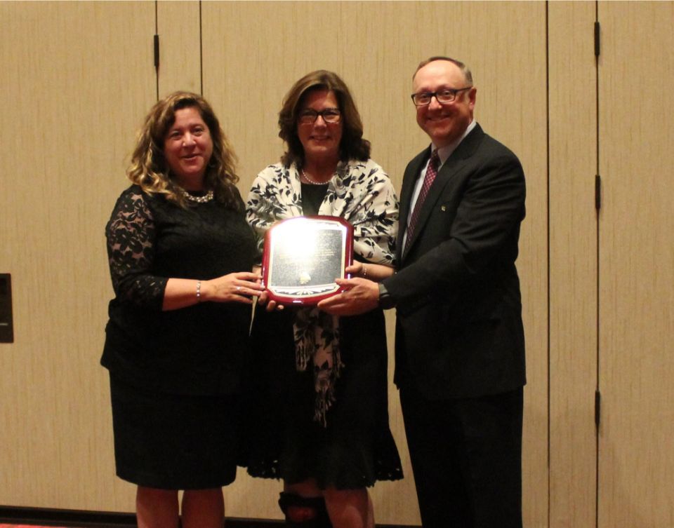 Company of the Year award was presented 
to Selective Insurance; Senior Vice President, New Jersey Regional Manager Teresa Caro accepted the award on Selective’s behalf.  